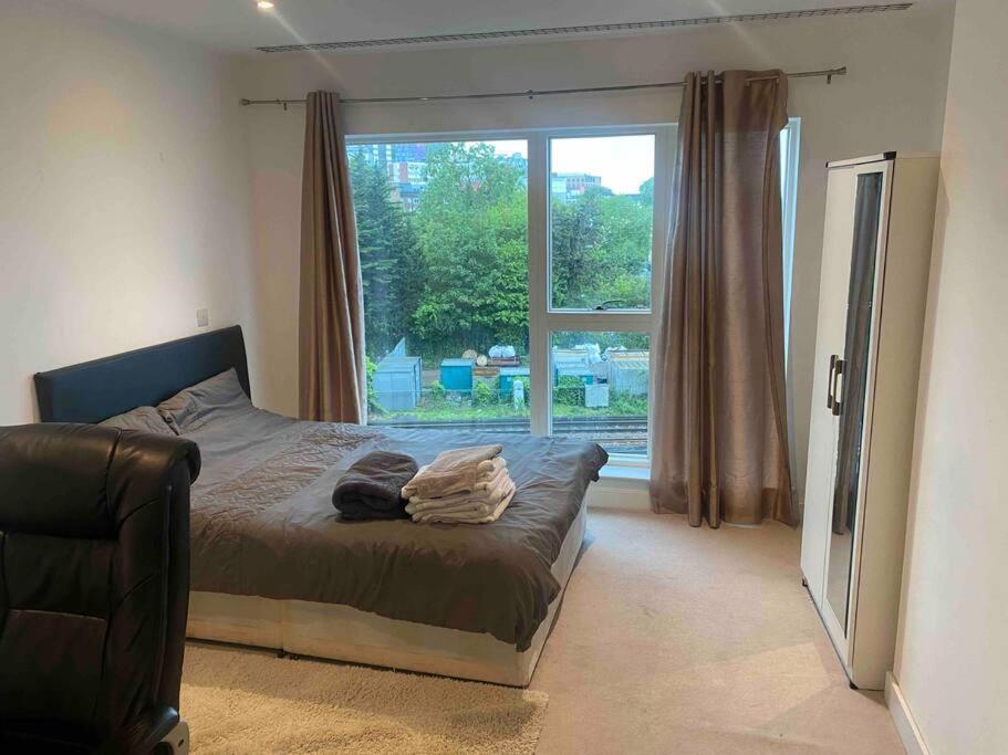 Luxury 2 Bed Ensuite 2 Bathroom Apartment East Croydon South Norwood Bagian luar foto