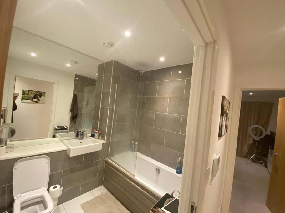 Luxury 2 Bed Ensuite 2 Bathroom Apartment East Croydon South Norwood Bagian luar foto